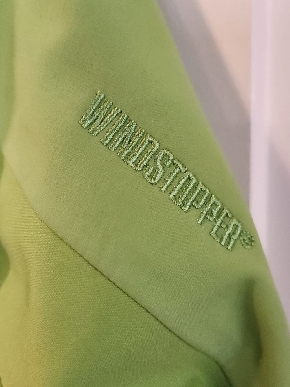 Arc'teryx Windstopper Jacket Womens Medium Green Gore Tex Softshell Windbreaker - Picture 4 of 7